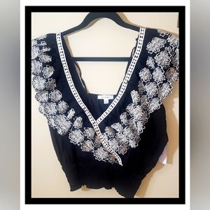 NWT Black top.......size M